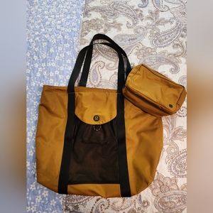 EUC- Lululemon tote & case bag
